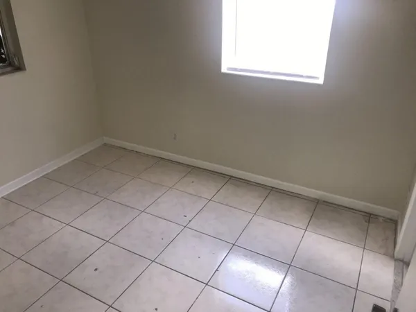 $2,400 | 5320 Harriet Place, West Palm Beach, FL 33407