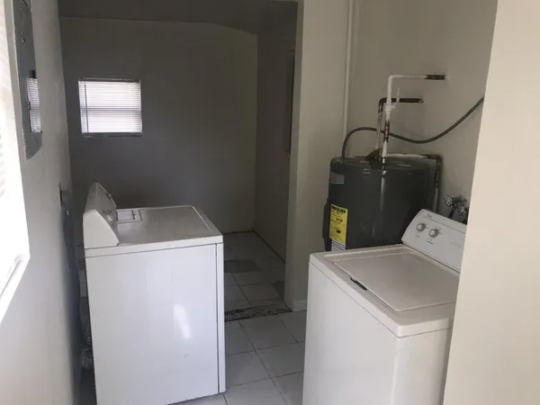 $2,400 | 5320 Harriet Place, West Palm Beach, FL 33407