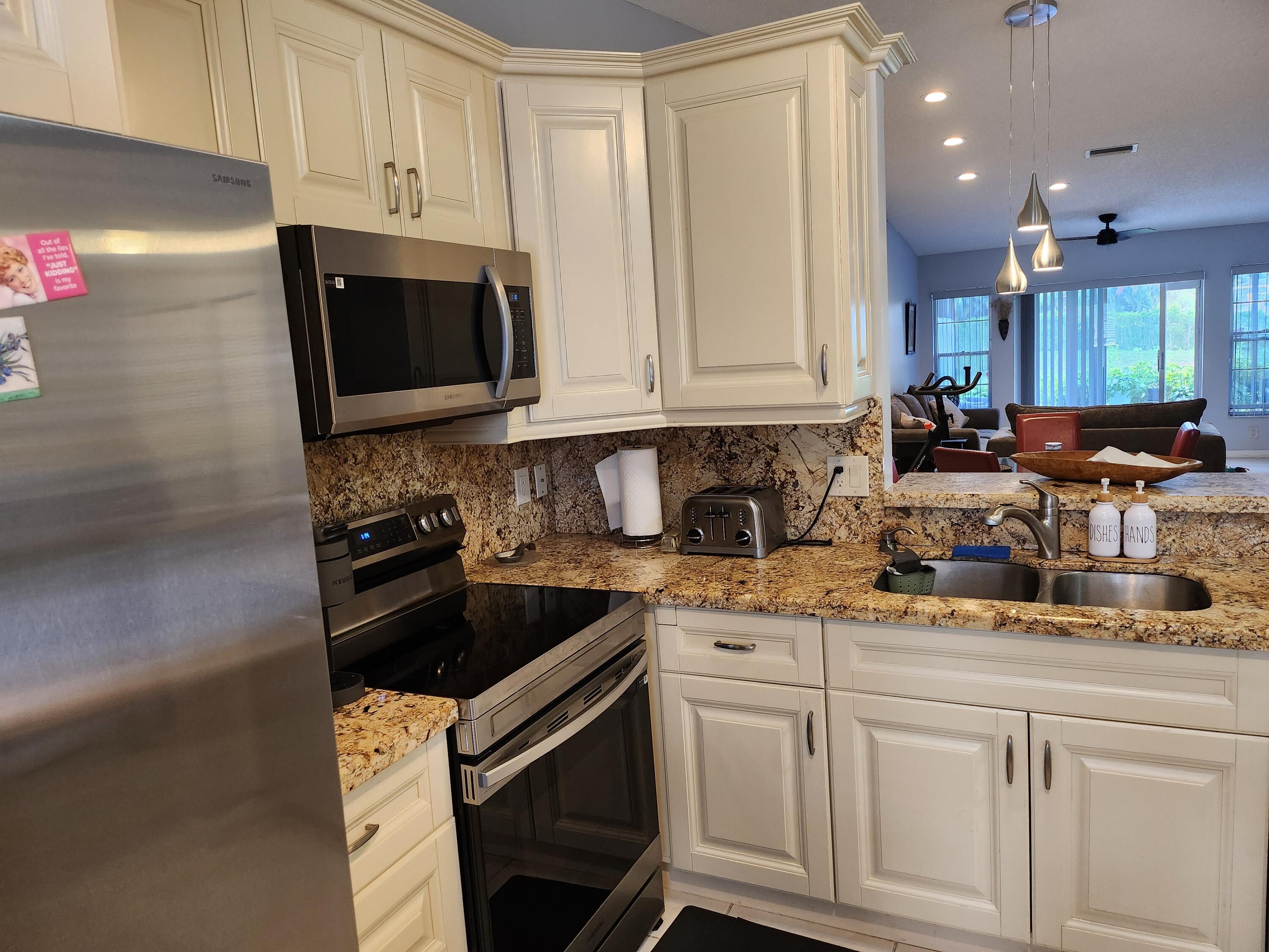 8951 Sunnywood Place Boca Raton, FL 33496 - Photo 4 of 47 8951 SUNNYWOOD PL Boca kitchen 12