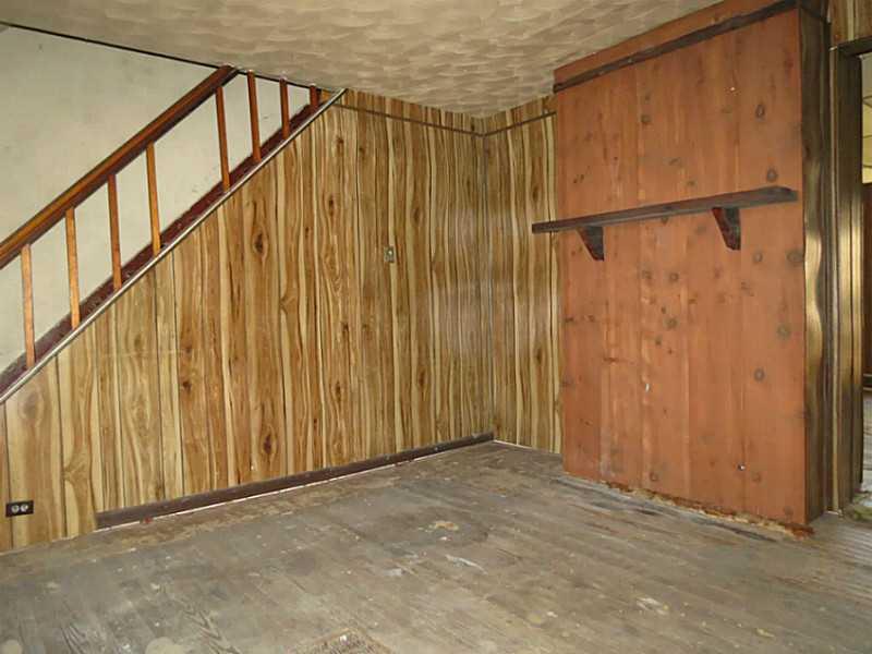 177 Smiley Road Uniontown, PA 15401 - Photo 5 of 12 Living Room.