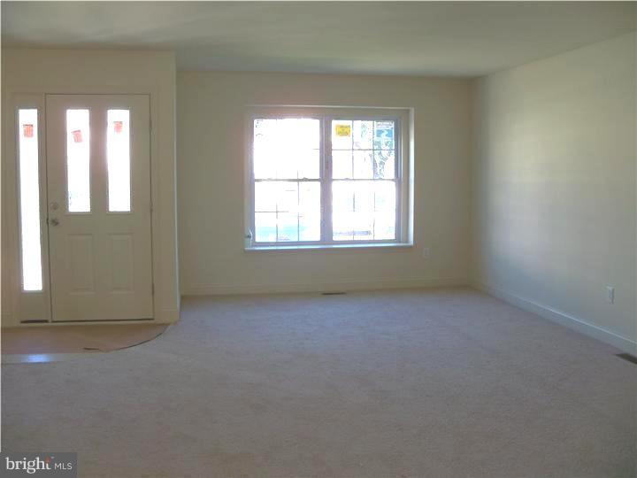 12 Webster Street Riverside, NJ 08075 - Photo 4 of 12 Living Room