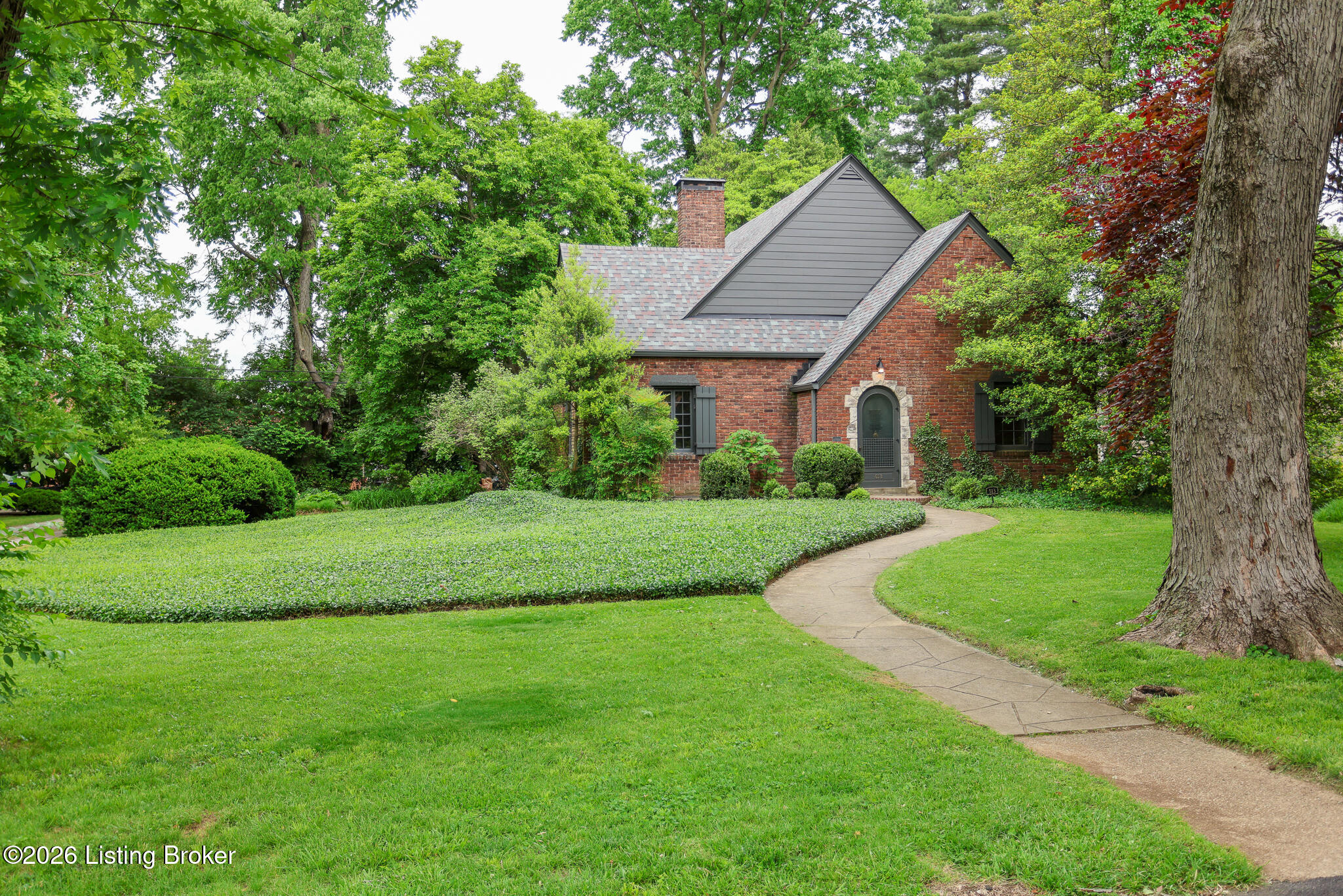 513 Emery Road Louisville, KY 40206 - Photo 3 of 50 Winding walkway to entry