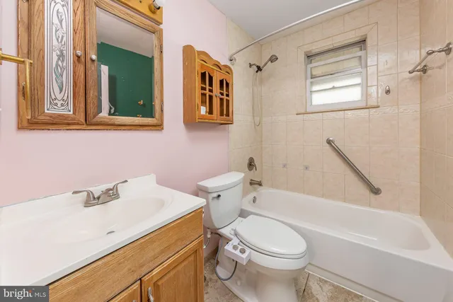 $265,000 | 437 East Barber Avenue, Woodbury, NJ 08096