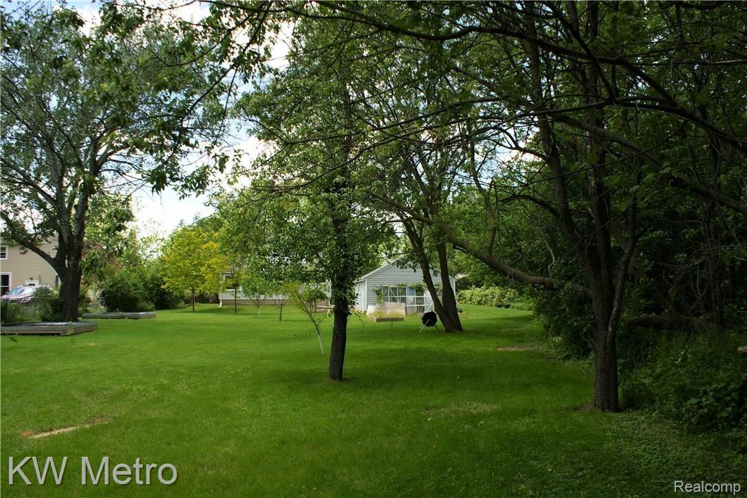 1350 Minnesota Road Troy, MI 48083 - Photo 33 of 34 DSC05442.JPG