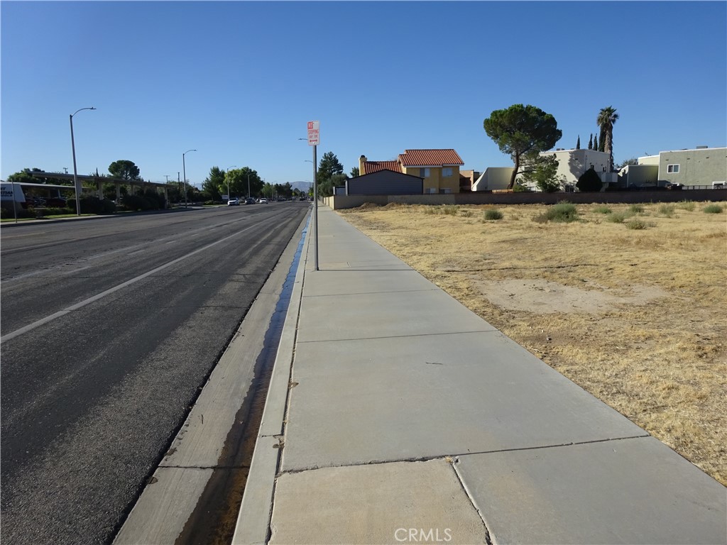 15 15th Lancaster, CA 93535 - Photo 12 of 20 Gallery Image 12