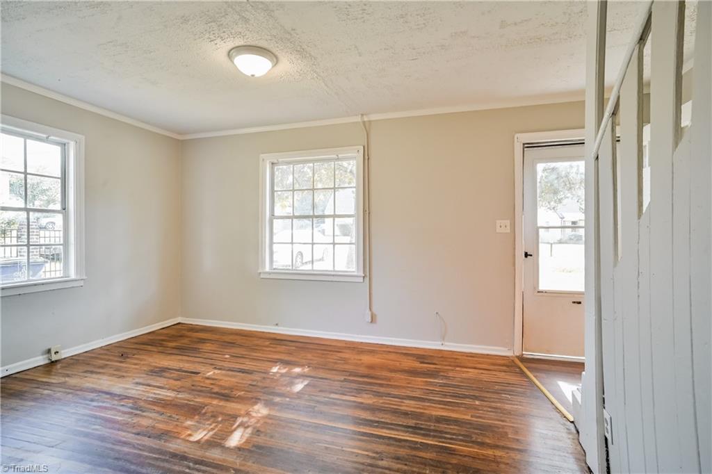 1113 Louise Road Winston-Salem, NC 27107 - Photo 4 of 15