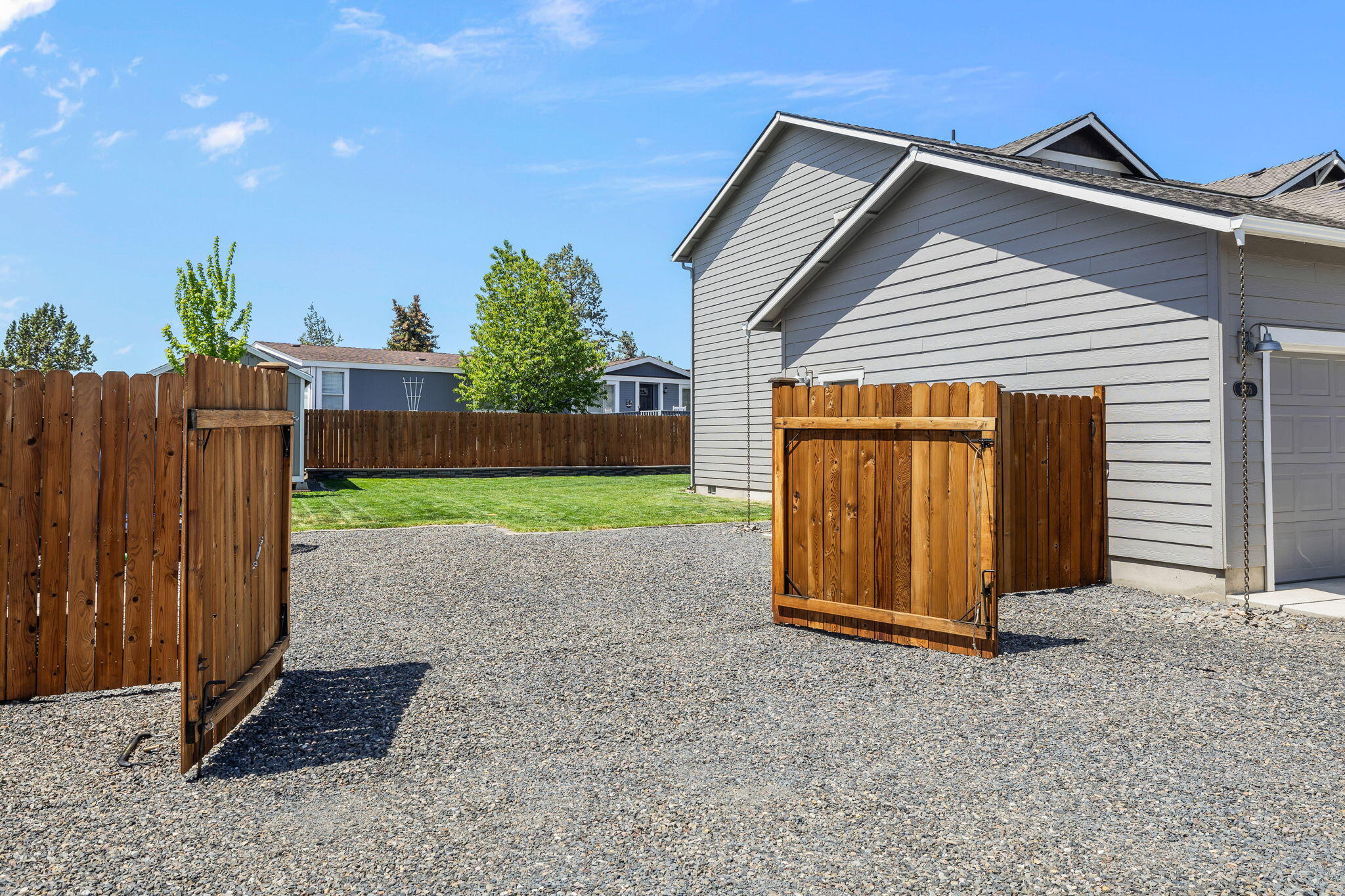2366 Southwest Newberry Loop Redmond, OR 97756 - Photo 2 of 40 2024_05_18_2366_nw_newberry_loop_rdm-35