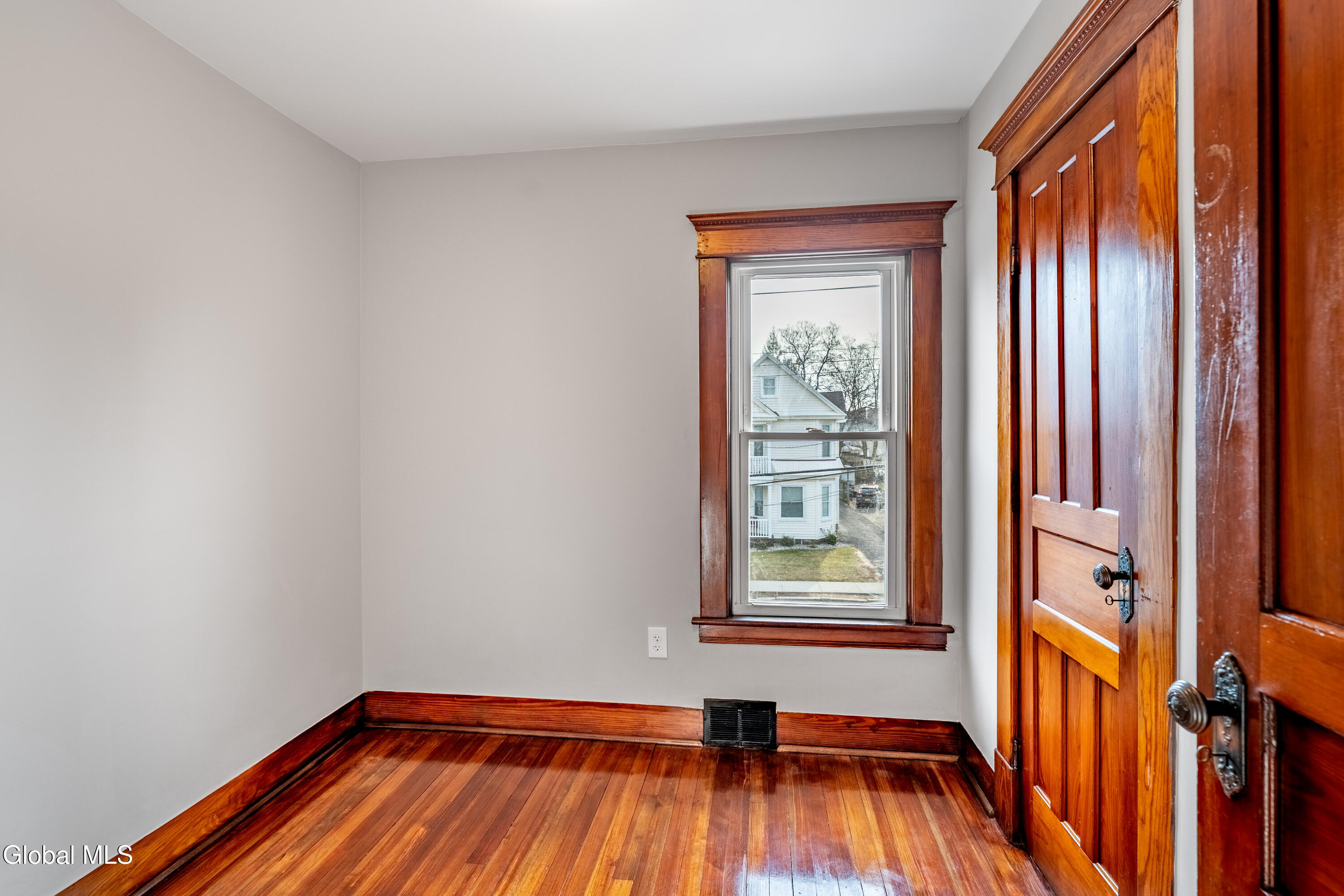 338 Eleanor Street Schenectady, NY 12306 - Photo 21 of 30 DSC08847-HDR
