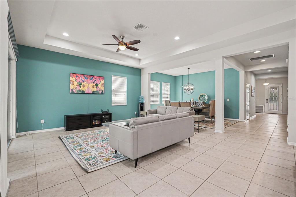 204 Shell Creek Court Apollo Beach, FL 33572 - Photo 6 of 39