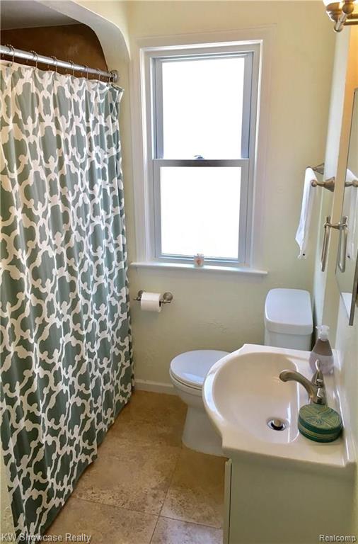 984 Cambridge Road Berkley, MI 48072 - Photo 13 of 33