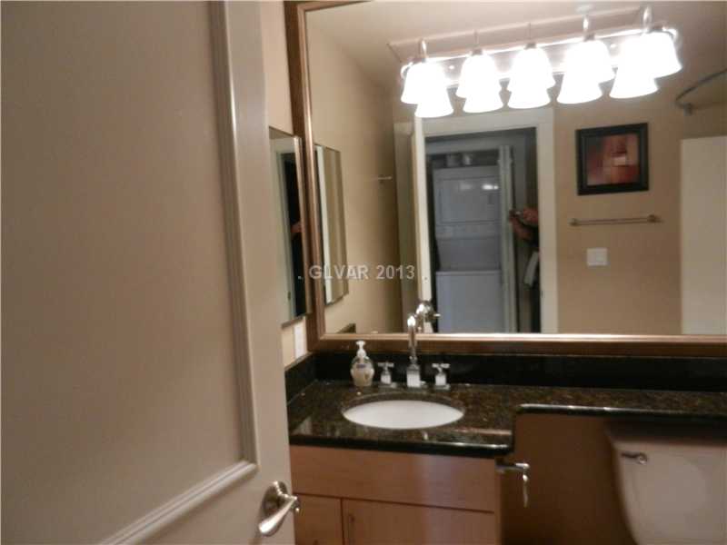 270 East Flamingo Road, Unit 207 Las Vegas, NV 89169 - Photo 24 of 33 Bathroom.