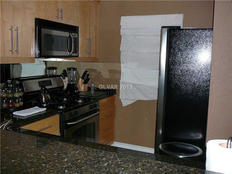 270 East Flamingo Road, Unit 207 Las Vegas, NV 89169 - Photo 6 of 33 Kitchen.