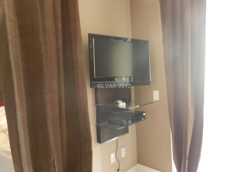 270 East Flamingo Road, Unit 207 Las Vegas, NV 89169 - Photo 9 of 33 Living Room.