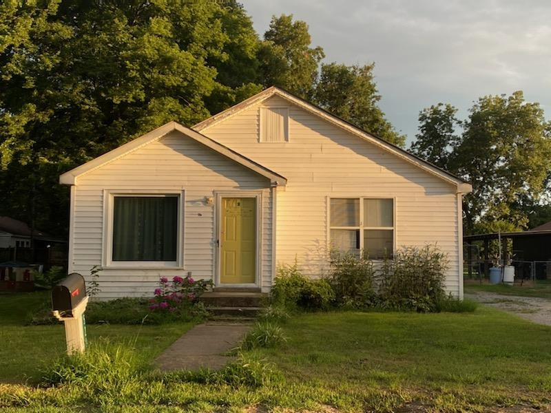 521 North Street Ridgely, TN 38080 - Photo 1 of 7 a view of a house with yard and plants