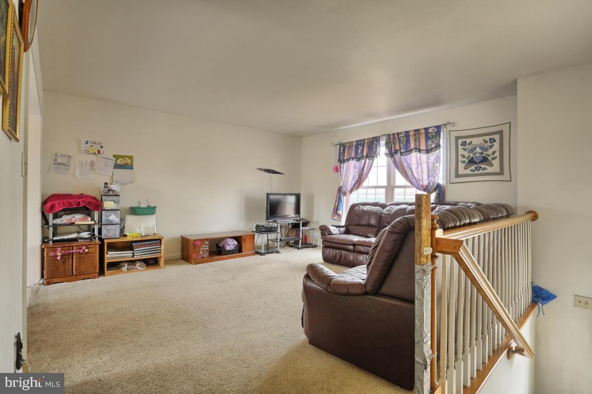 445 Wabash Road Ephrata, PA 17522 - Photo 3 of 21
