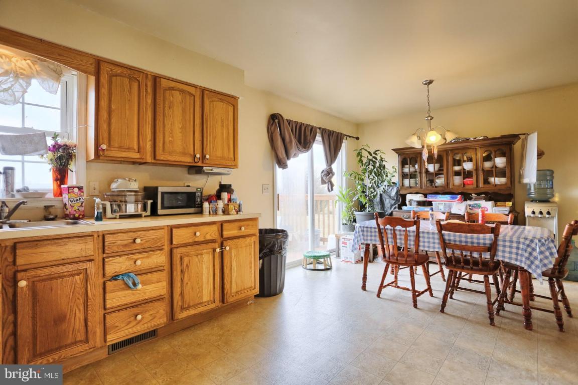 445 Wabash Road Ephrata, PA 17522 - Photo 7 of 21