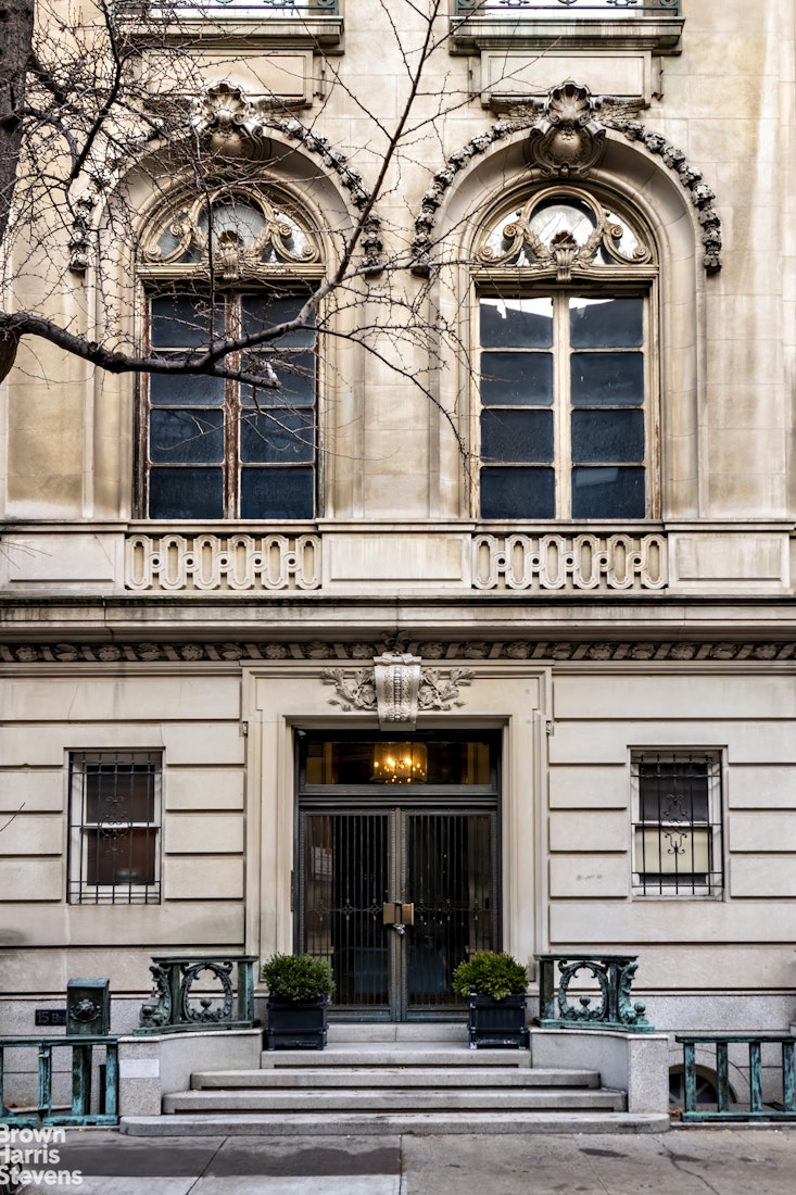 15 East 63rd Street Manhattan, NY 10065 - Photo 2 of 28