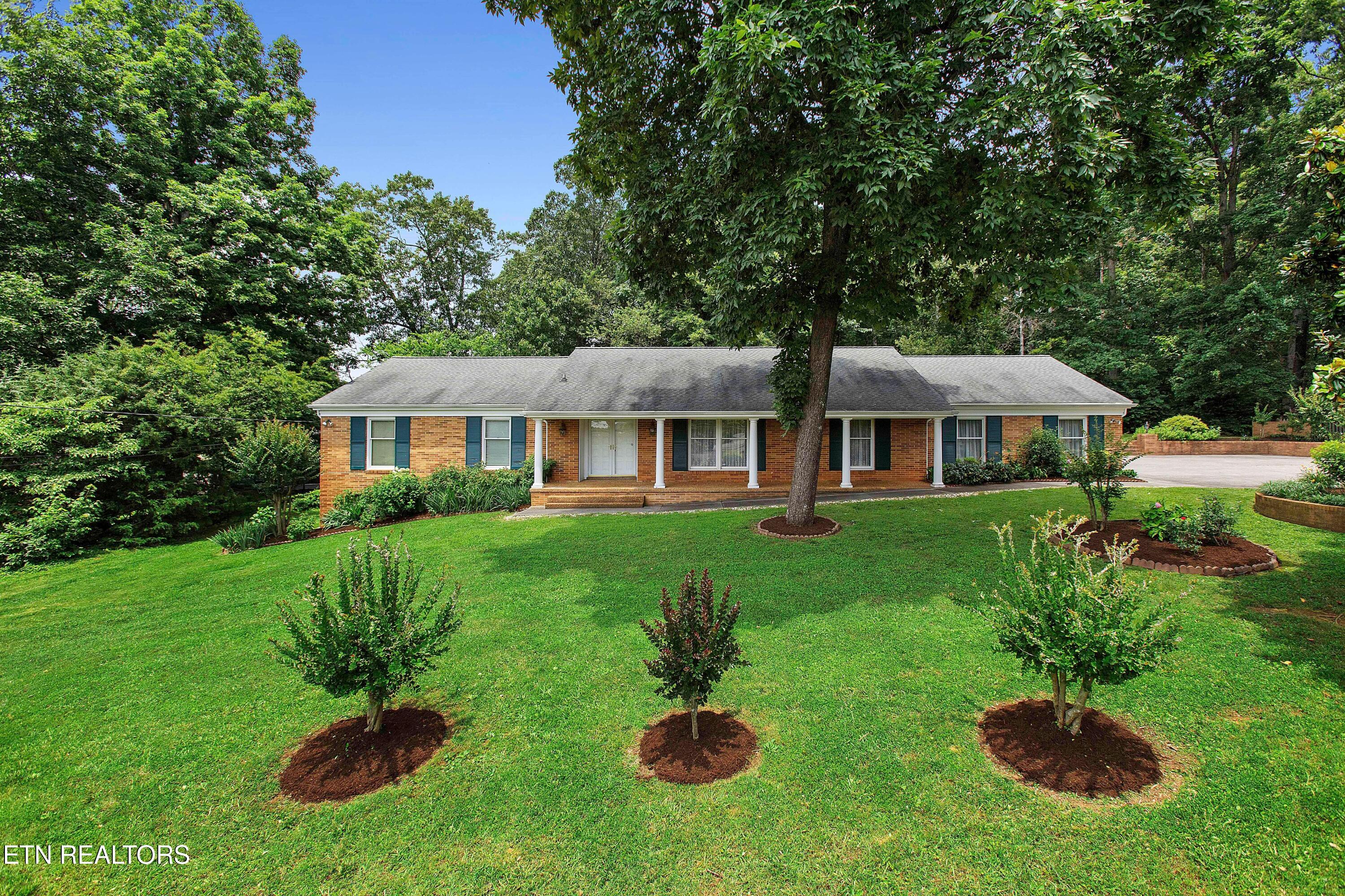 601 Broome Road Northwest Knoxville, TN 37909 - Photo 1 of 37 front of home