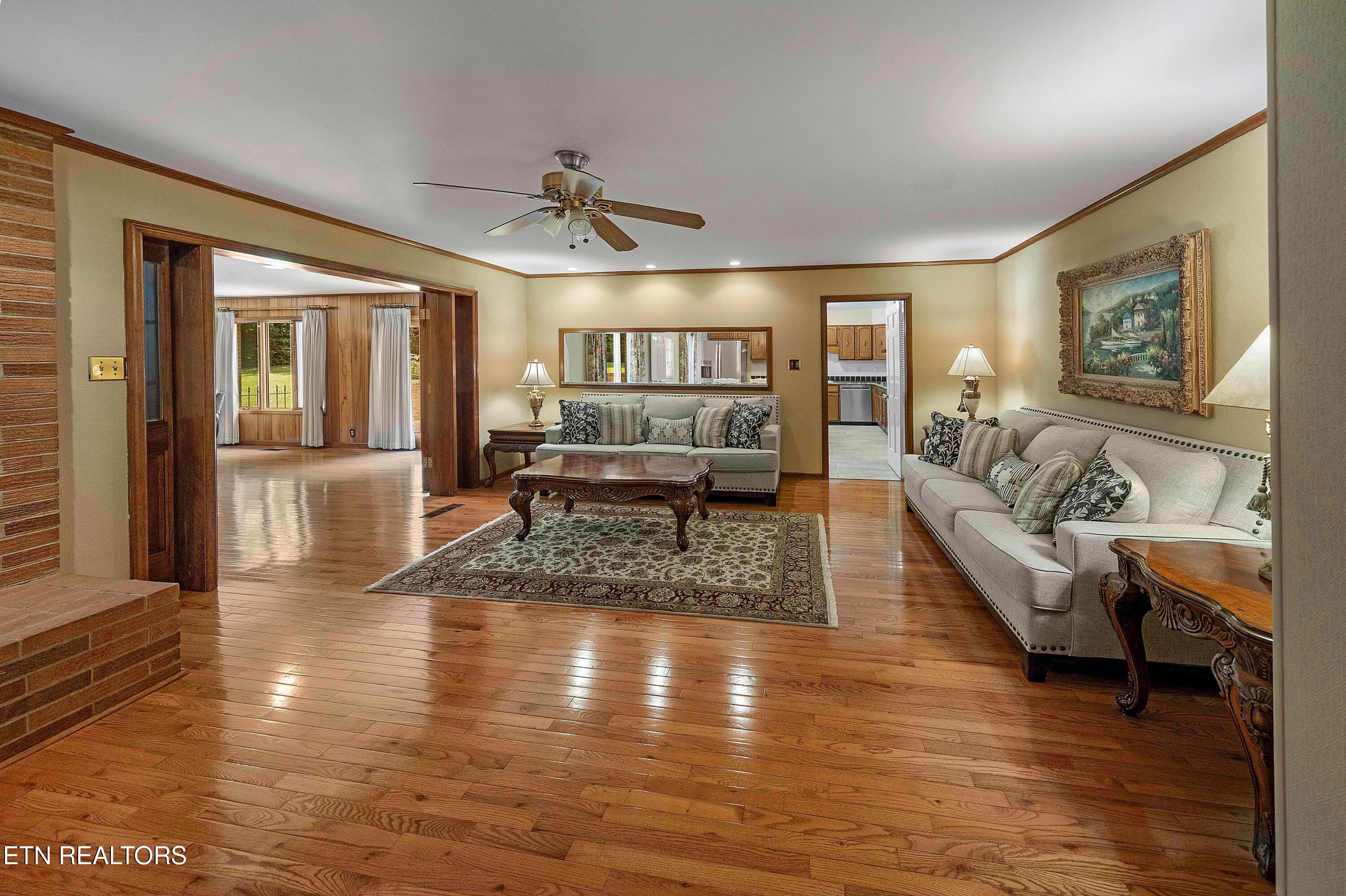 601 Broome Road Northwest Knoxville, TN 37909 - Photo 15 of 37 family room