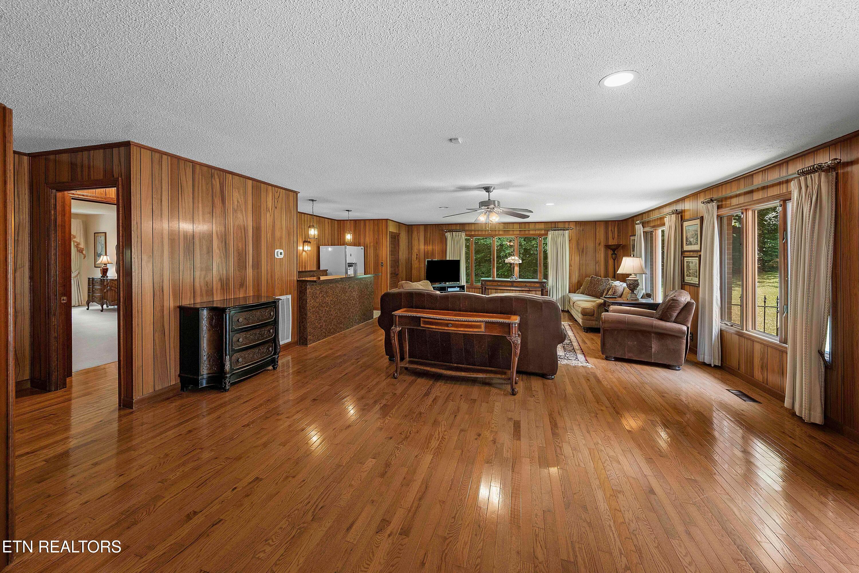 601 Broome Road Northwest Knoxville, TN 37909 - Photo 18 of 37 spacious den