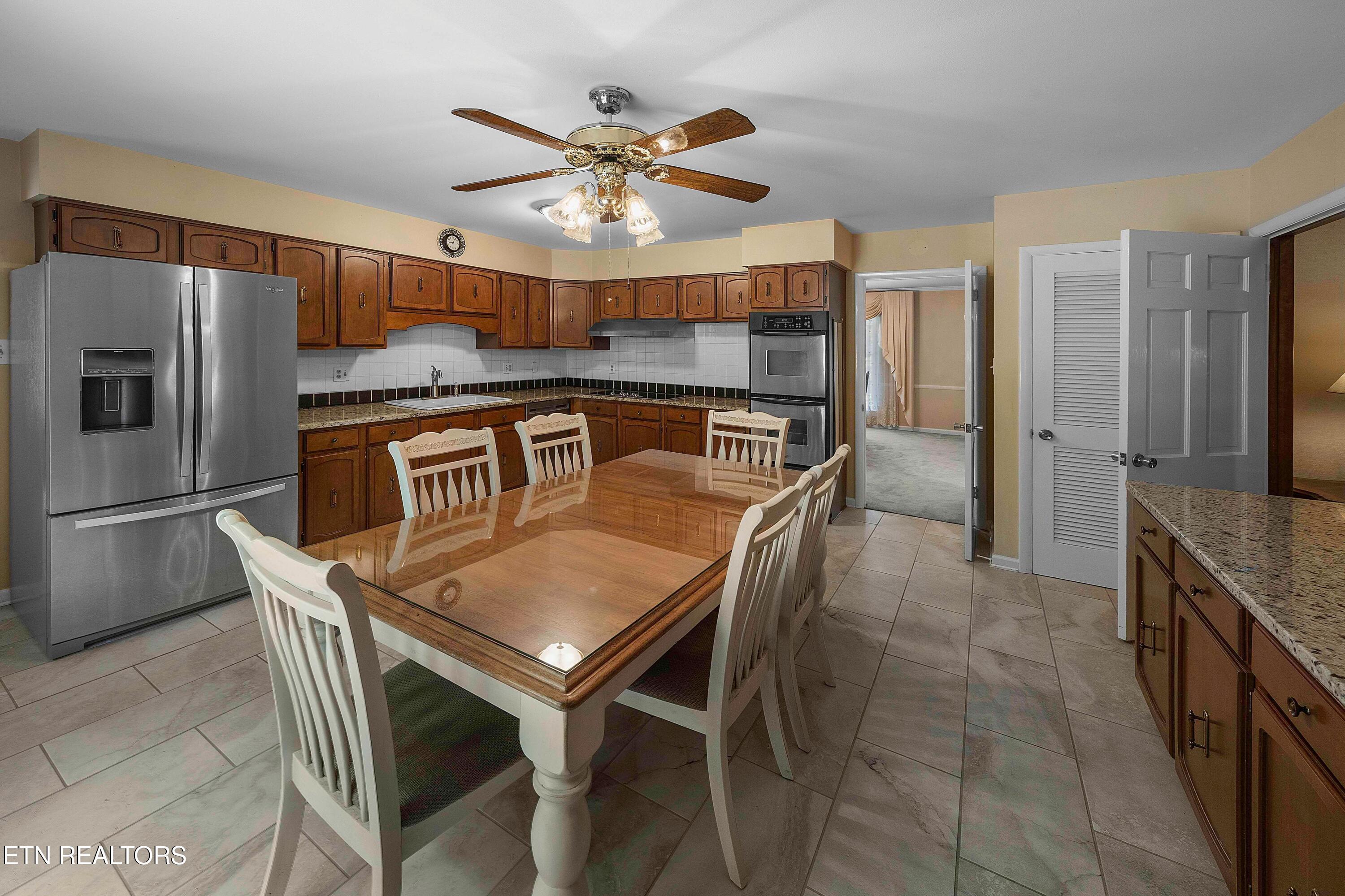 601 Broome Road Northwest Knoxville, TN 37909 - Photo 10 of 37 kitchen area