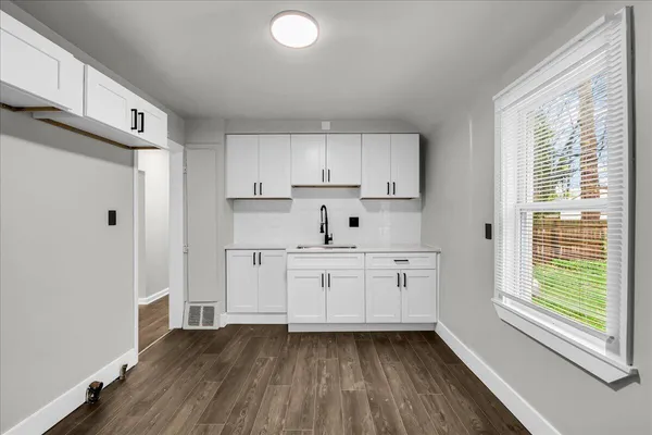 $1,250 | 9090 Stahelin Avenue, Detroit, MI 48228