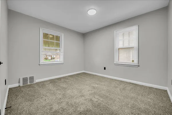 $1,250 | 9090 Stahelin Avenue, Detroit, MI 48228