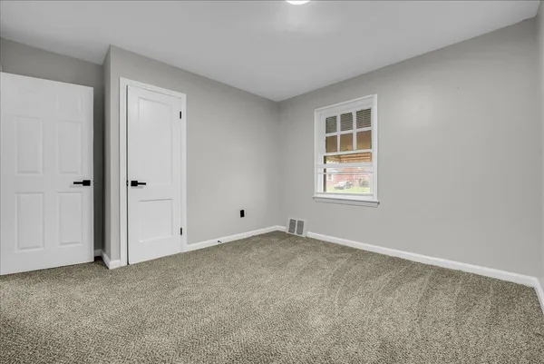 $1,250 | 9090 Stahelin Avenue, Detroit, MI 48228