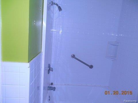 2195 Jones Road Waterford, MI 48327 - Photo 8 of 10 DSCN3989.jpg