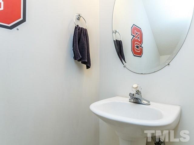2124 Walnut Bluffs Lane Raleigh, NC 27610 - Photo 12 of 22 Gallery Image 12