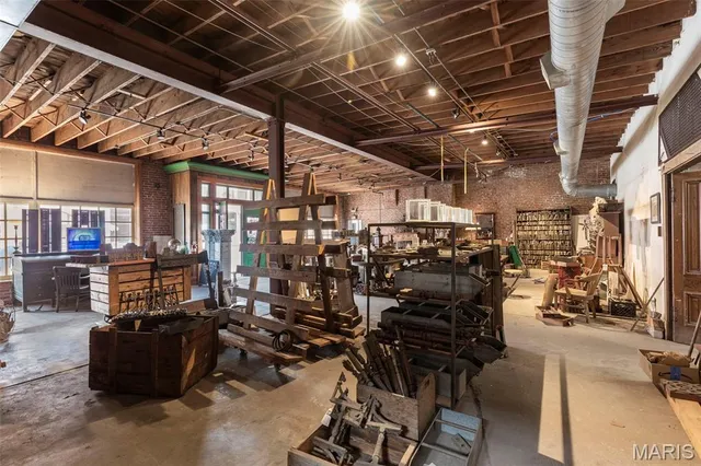 $1,100,000 | 2701-2729 Lafayette Avenue, St. Louis, MO 63104