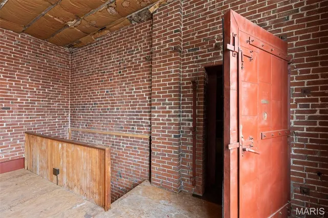 $1,100,000 | 2701-2729 Lafayette Avenue, St. Louis, MO 63104