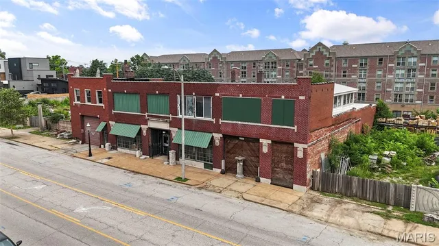 $1,100,000 | 2701-2729 Lafayette Avenue, St. Louis, MO 63104