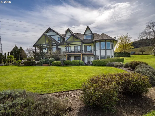 $3,500,000 | 20300 Highway 240, Newberg, OR 97132