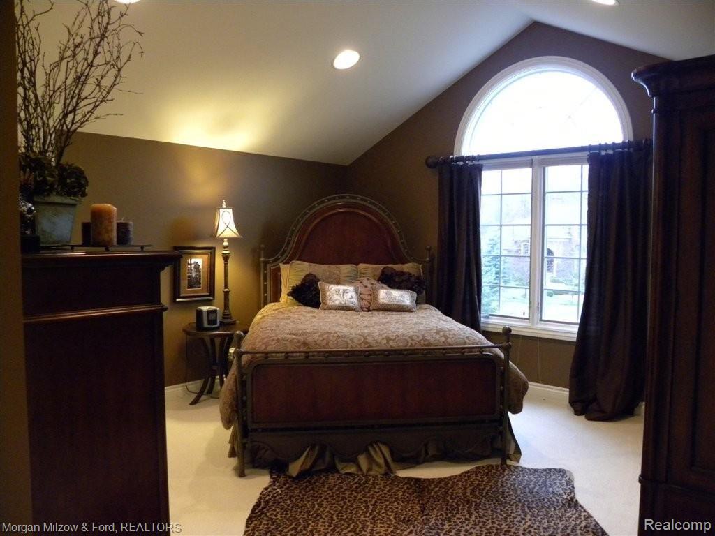 7110 Oak Ridge Court Clarkston, MI 48346 - Photo 18 of 23 Third Upper Bedroom.jpg