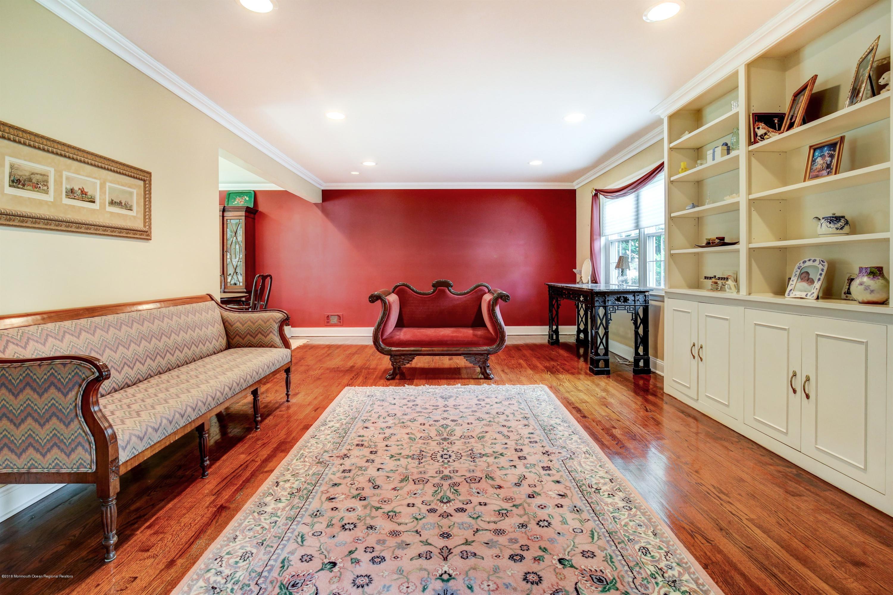 005_Living Room