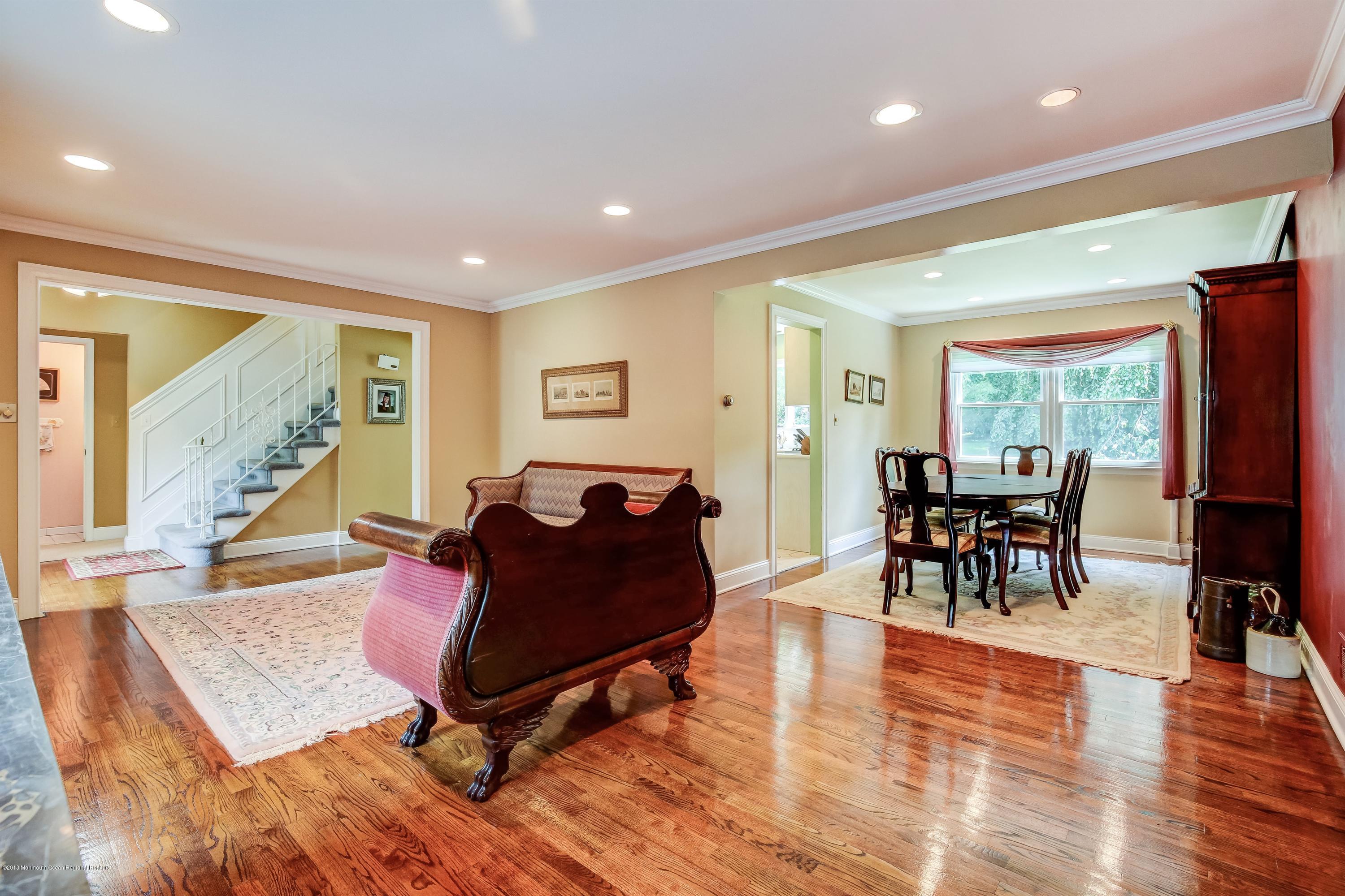 006_Living Room