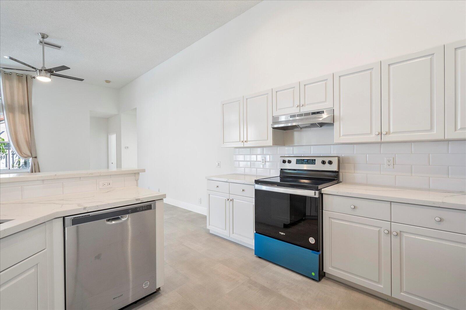 970 Greenwood Road Weston, FL 33327 - Photo 19 of 46 19-970 Greenwood Rd_19