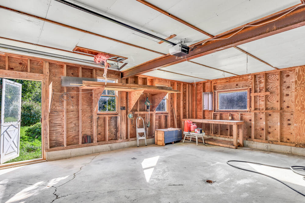 560 The Shore Road Castine, ME 04421 - Photo 19 of 43 560 The Shore Rd 42 of 45