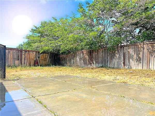 $2,695 | 6056 Jamaica Court, Lancaster, CA 93536