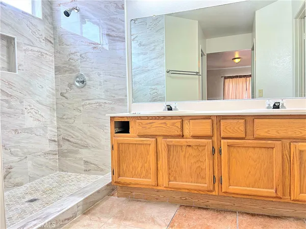 $2,695 | 6057 Jamaica Court, Lancaster, CA 93536