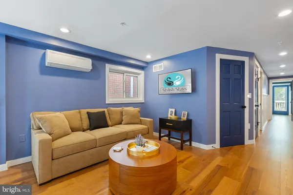 $924,900 | 220 West Street, Annapolis, MD 21401