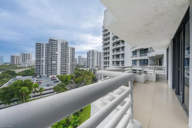 $2,500 | 3300 Northeast 192 Street, Unit 1108, Aventura, FL 33180