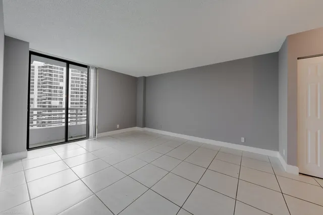 $2,500 | 3300 Northeast 192 Street, Unit 1108, Aventura, FL 33180