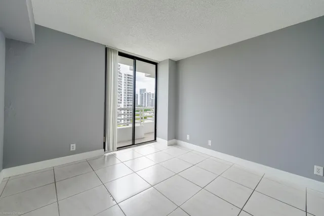 $2,500 | 3300 Northeast 192 Street, Unit 1108, Aventura, FL 33180