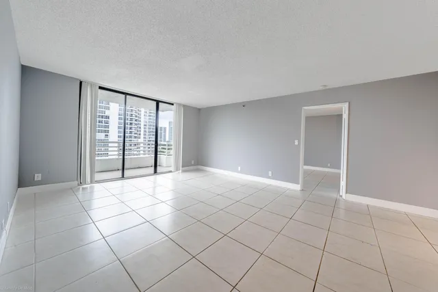 $2,500 | 3300 Northeast 192 Street, Unit 1108, Aventura, FL 33180