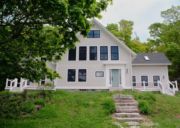 $1,100,000 | 46 Atlantic Avenue, Vinalhaven, ME 04863