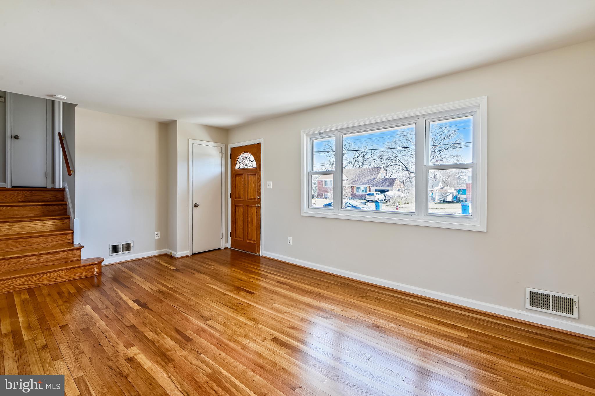 5908 Flanders Street Springfield, VA 22150 - Photo 6 of 43