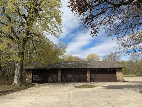 $750,000 | 22255 Babcock Avenue, Winsted, MN 55395