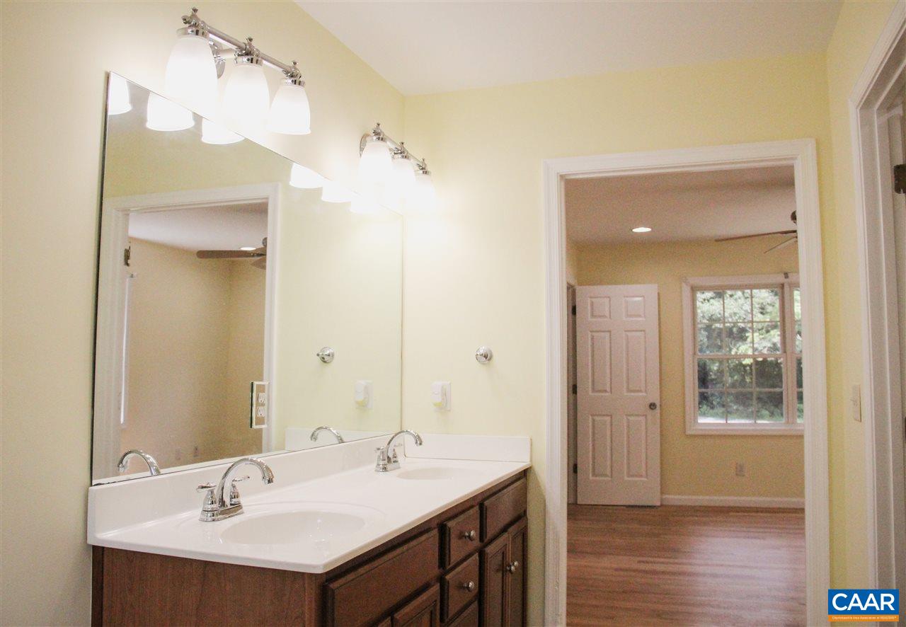 899 Greene Acres Road North Stanardsville, VA 22973 - Photo 5 of 31 Gallery Image 5